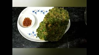 Palak ke Thalipeeth/spinach Thalipeeth/palak ke parathe easy and healthy recipe for breakfast it's m