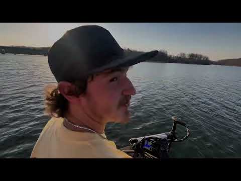 Finding Abandoned Pond😱😱