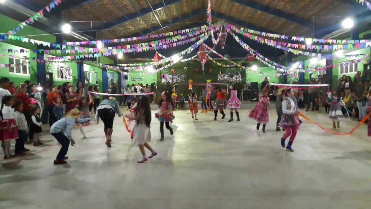 Dança da Fita- Festa Junina