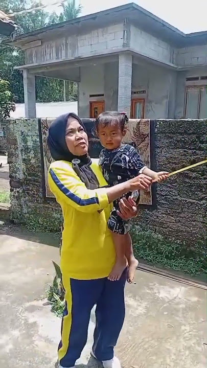 CANTIKA LAGI MAIN LAYANGAN...‼️‼️‼️😱😱#funny #youtubeshorts #trandingshorts