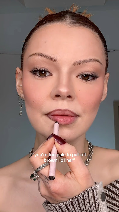 Brown lip liner is my favorite 🧚🏻