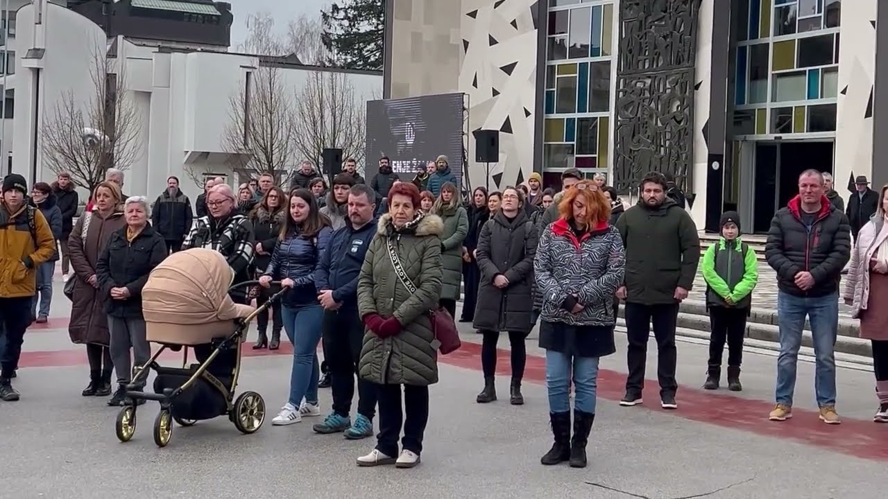 Velenje se je z minuto molka poklonilo umrlim rudarjem