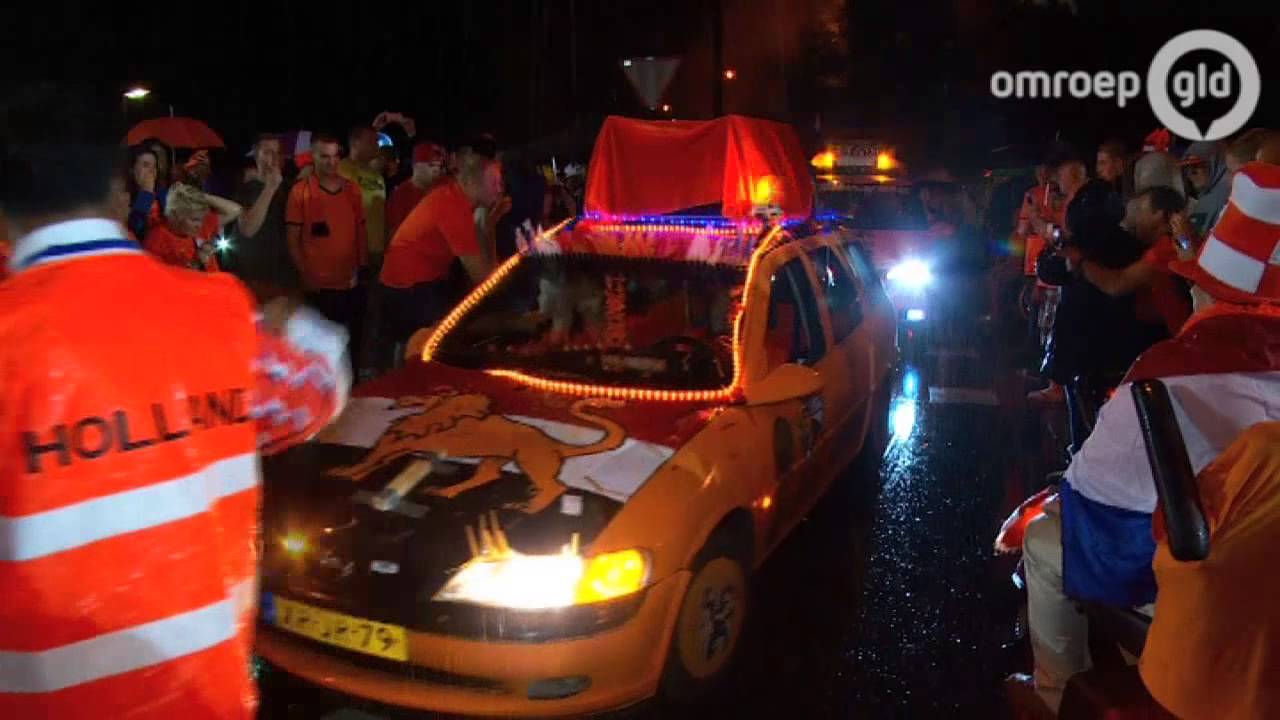 Toch weer vuurwerk op Oranje-rotonde Apeldoorn