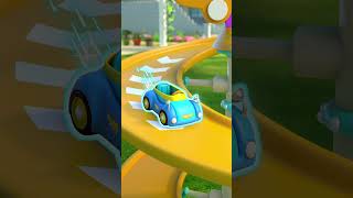 Lia e ChaCha se Divertem com Carrinhos de Brinquedo #LiaChaCha #shorts