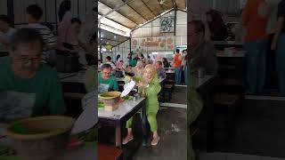Download Lagu Viral di Majalengka, Sangu Akeul Cigaleuh, dengan konsep masakan tradisional sunda. #viral #shorts MP3
