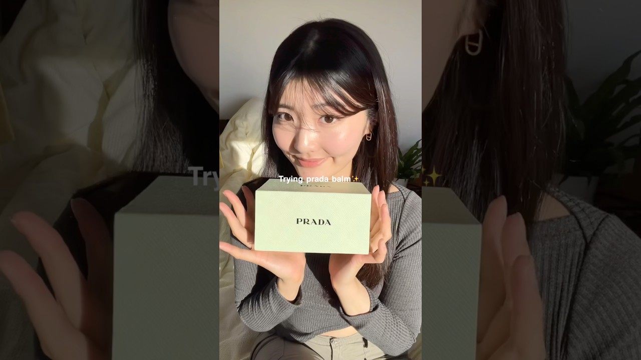 PRADAのグリーンリップが1番好きかも、どの色もお気に入りだけど🫦💚　 