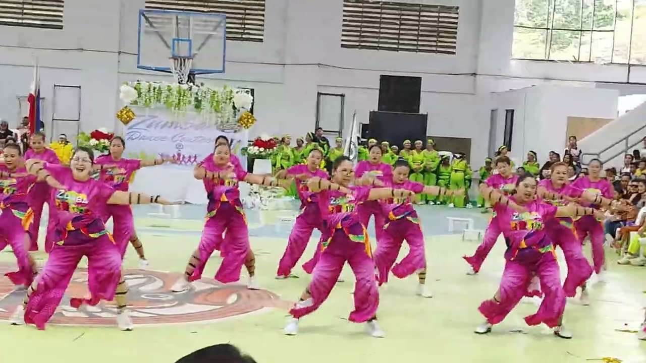 Women's Sumba dancers