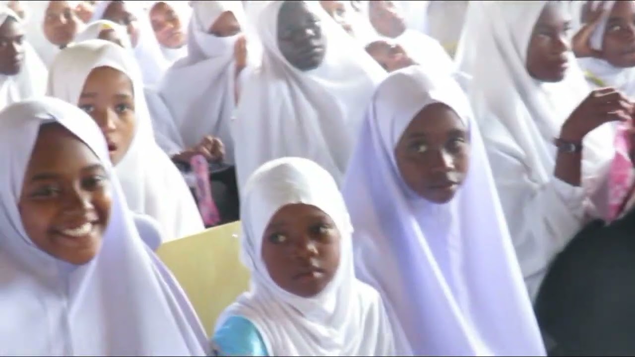 Jionee ukhty Fatma na Ruu walivyoweza kuwatoa watu machozi ... (Chetu kilio ) Dr. Salim Ahmed Salim