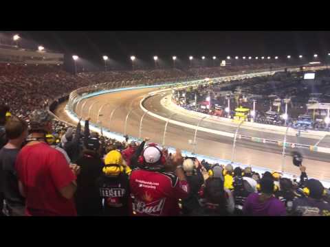 Видео: NASCAR на Phoenix International Raceway (PIR)