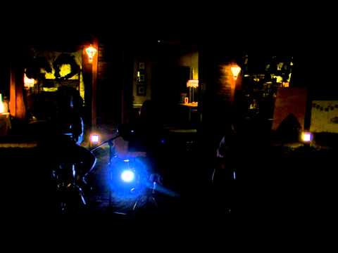 德德絲 0 2 試音思念是一種病（張震嶽 Cover）草地音樂@鐵花村 20150322