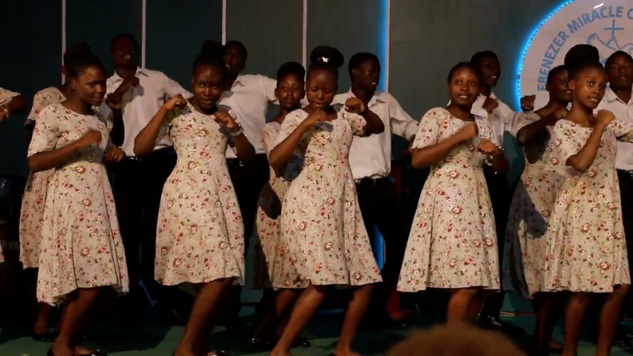 Batujoze Stage Performance