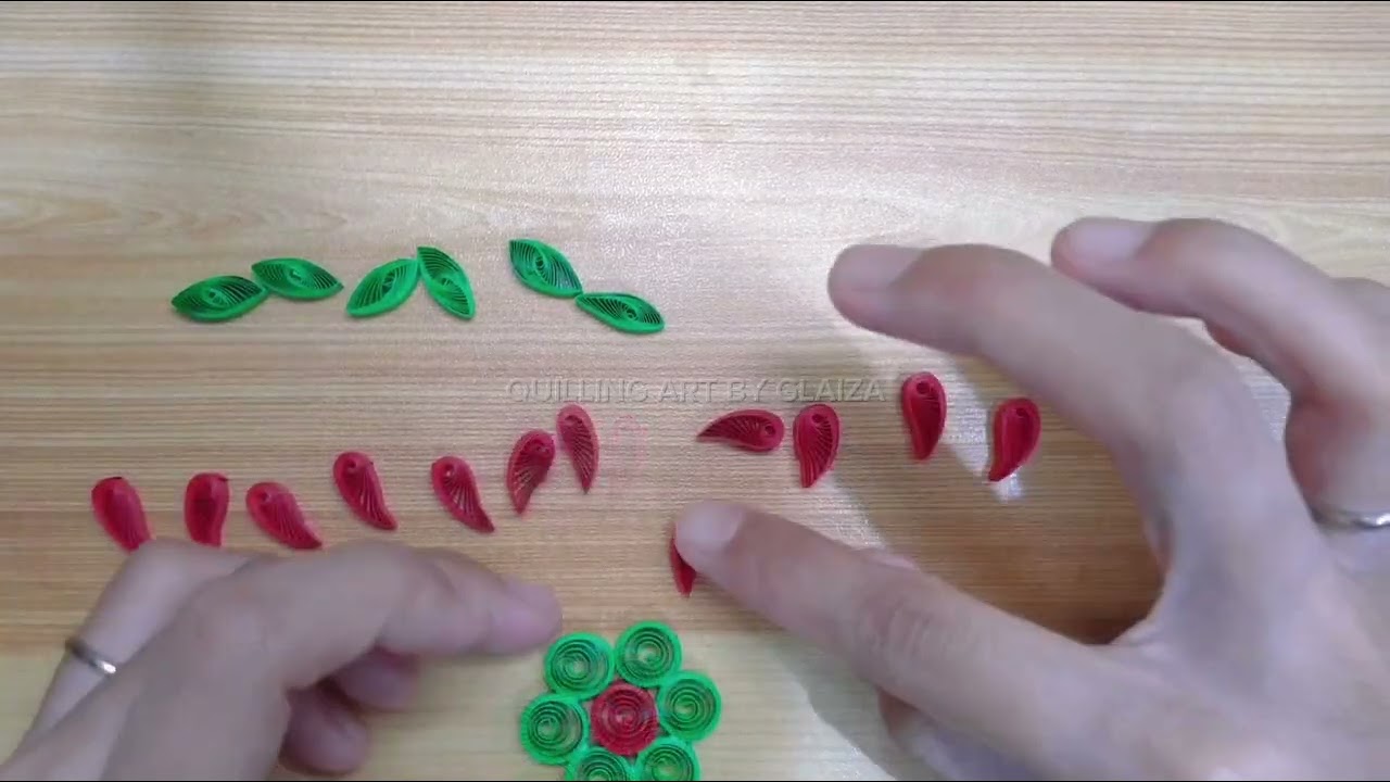 Time to get your quilling tools ready and create ornaments that will wow everyone this season! 🦋🎄✨