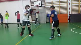 Iovita Mark Luca Din Lugoj Face Sparig Kickboxing