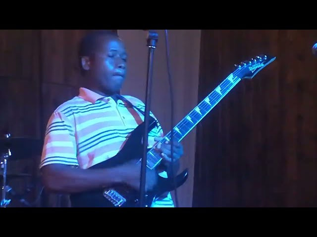 Mdatsane by the King Jimmy Dludlu and masseve mix ha deva Rock Dellura on guitar during the jam class=