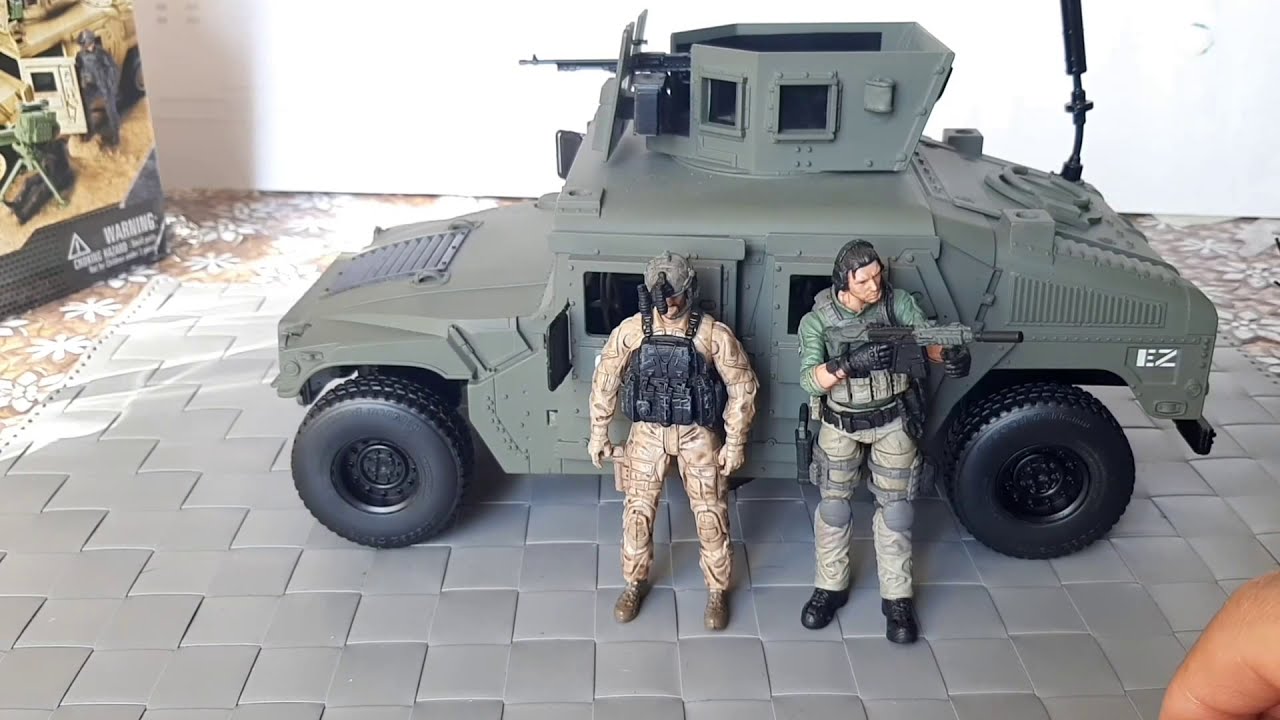 JoyToy figures with Custom Humvee all 1/18 scale Full video