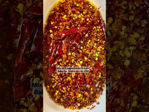 Easy Garlic Chili Oil! Only 5 ingredients, less than 10 minutes. #