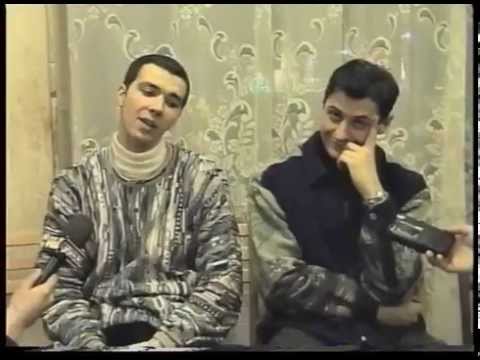 Жену вдвоем в машине