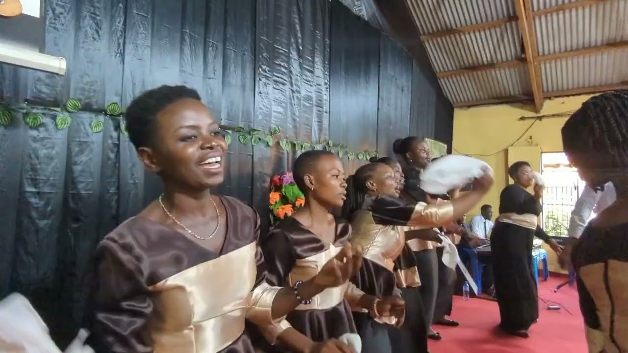 El Gibbor Praise Team - Ingekuwaje 