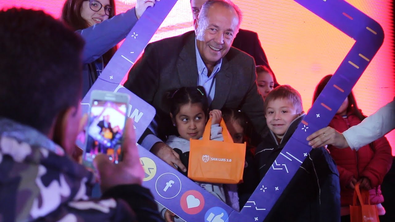 En sus vacaciones, cientos de niños obtuvieron sus tablets computadora lenovo