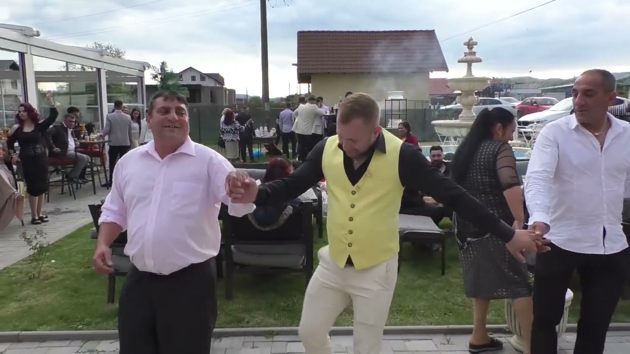 Bobu    Emil   Robert   Petrecere  de  Botez   Baia de  Arama   Lautar  Puisor  de la  Medias 2