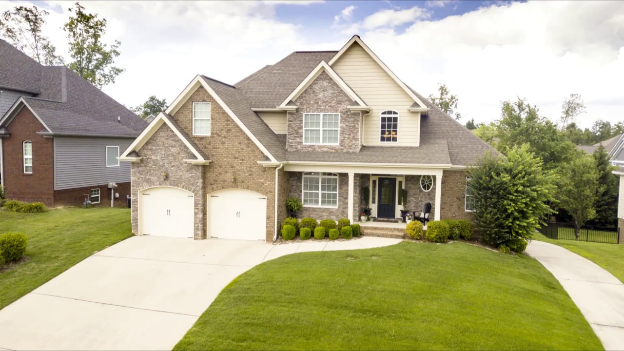Home For Sale   4506 Wellesley Drive in Ooltewah, Tennessee