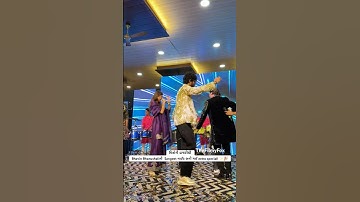 Friends Raj Gadhvi, Kinjal Dave, Vishal & Sameeksha having fun time at Bhavin Bhanushali