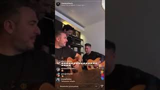 Video thumbnail of "Αντώνης Ρέμος παίζει κιθάρα με Θοδωρή Φέρρη"
