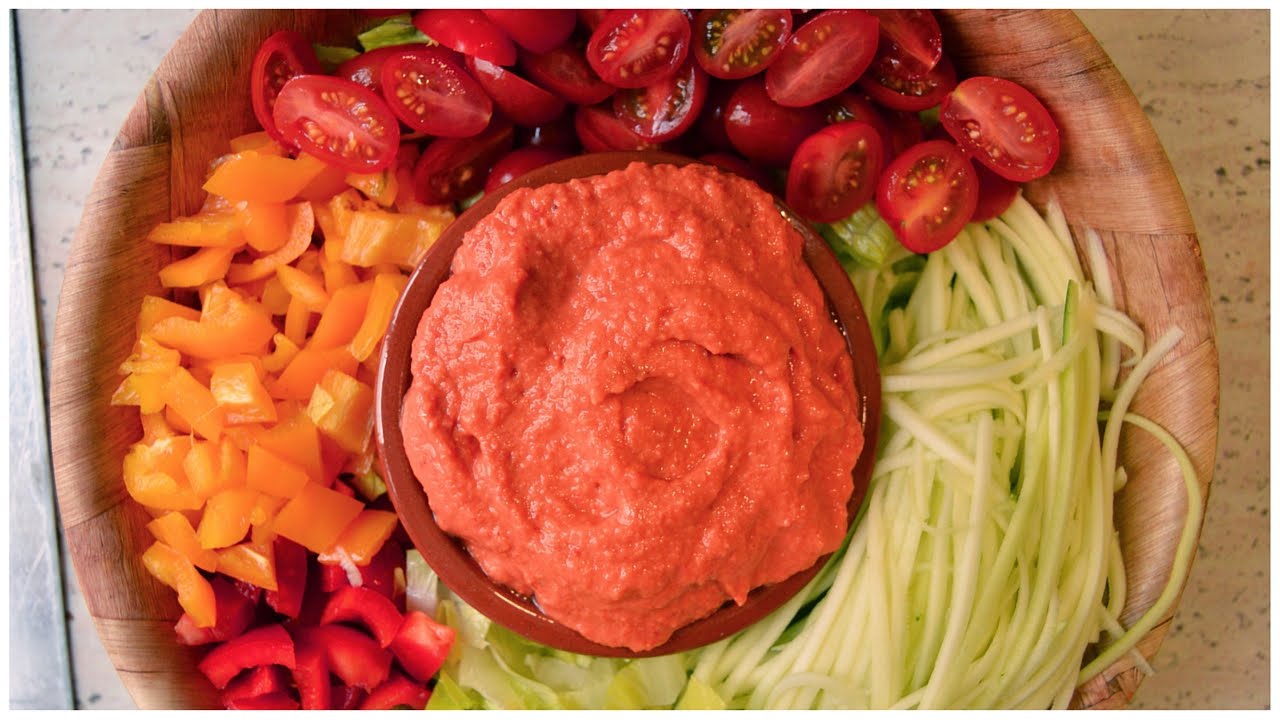 Healthy salad with a tomato & red bell pepper dressing HCLFRV YouTube