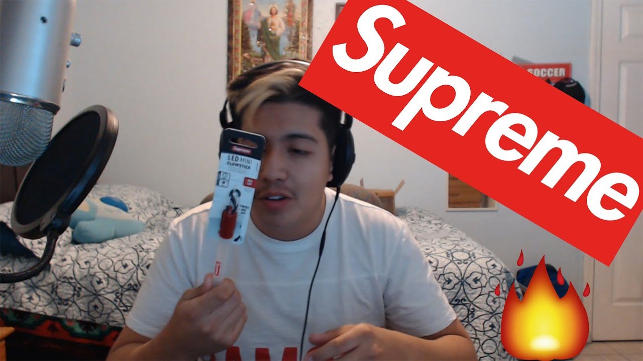 SUPREME NITE LIGHT KEYCHAIN UNBOXING