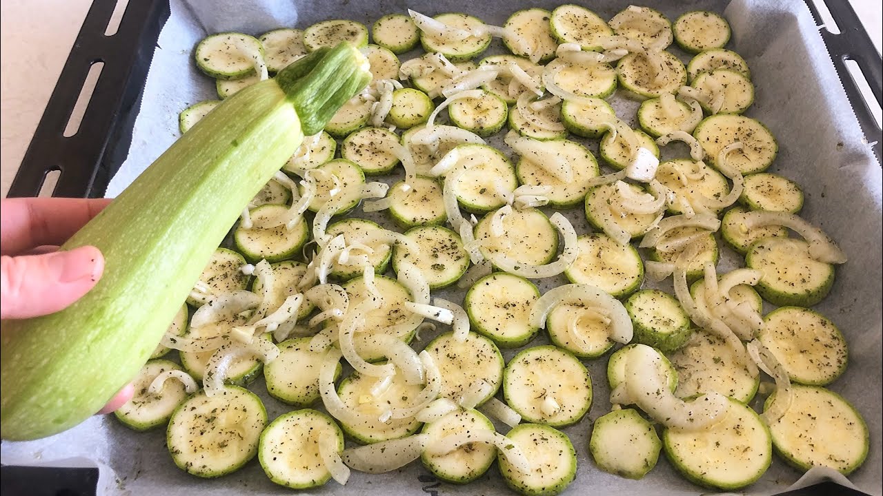 ????KABAKLA YAPABİLECEĞİNİZ EN LEZZETLİ TARİF???? (Kabak Soğan Yoğurt Üçlüsü) (Salata-Meze Tarifleri)