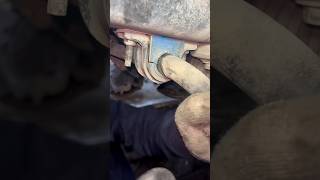 Sway Bar Noise? 🔊 Replace the Bushing Fast! 🔧#mechanic #susnsion #carfix #garage#fyp#sorts #viral