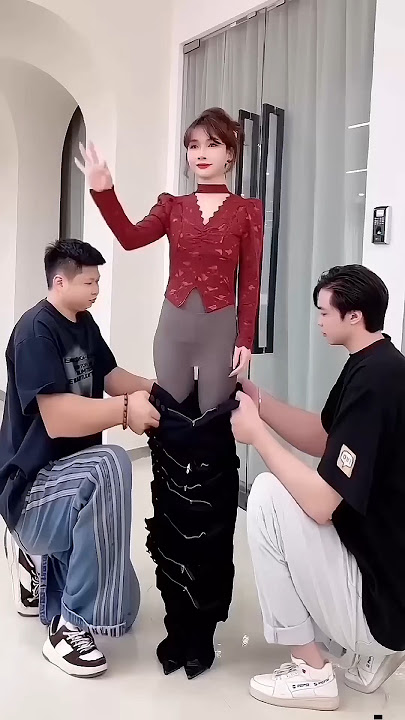 gadis ini pakai 100 lapis celana #videoviral #keren #cantik