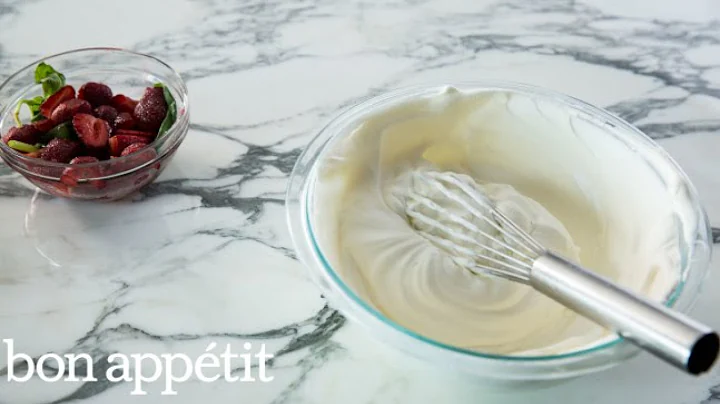How to Make Whipped Cream By Hand | Sweet Spots - DayDayNews