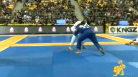 Lucas Leite - Half Guard: Leg Attack Feint to Pull Half