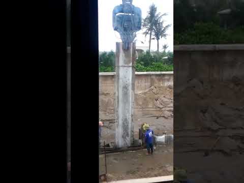 Video Đóng cừ bê tông bằng búa rung - youtube
