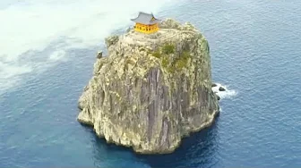 15 Homes of People Who HATE the Outside World