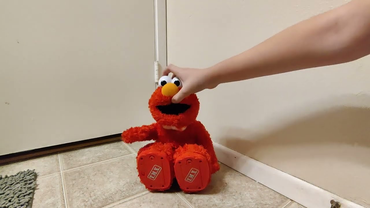 TMX tickle me Elmo 2005 (Goodwill find)