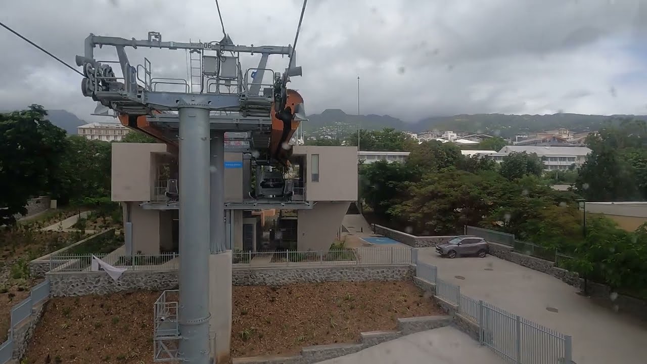 Ile de la Réunion ,Téléphérique,trajet entre le Chaudron et Bois de nèfles