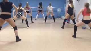 Twerk / booty dance by Keat Mel, Polina and gir\