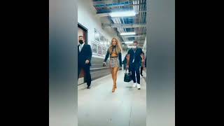 Jenifer Lopez Outfit Looks Stunning