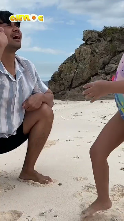 Moment Chicco Jerikho dan Surinala saat liburan ke Labuan Bajo!!! #chiccojerikho