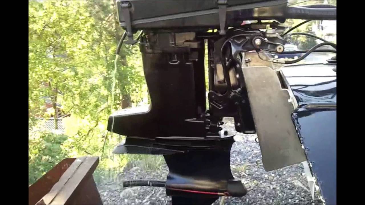 Mercury Xr2 outboard, strange sound - YouTube