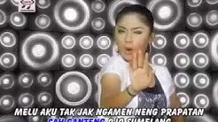 Ratna Antika - Ngamen 5 [Official Music Video]  - Durasi: 7:27. 