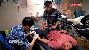 Tàu Cảnh sát biển 8005 cấp cứu ngư dân bị nạn trên vùng biển Trường Sa