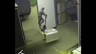 Epic Fail How Not To Unload A Truck