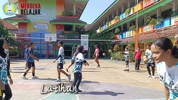 Tugas Vlog Informatika Tentang Kegiatan Ekstrakulikuler Voli di SMPN 166 Jakarta