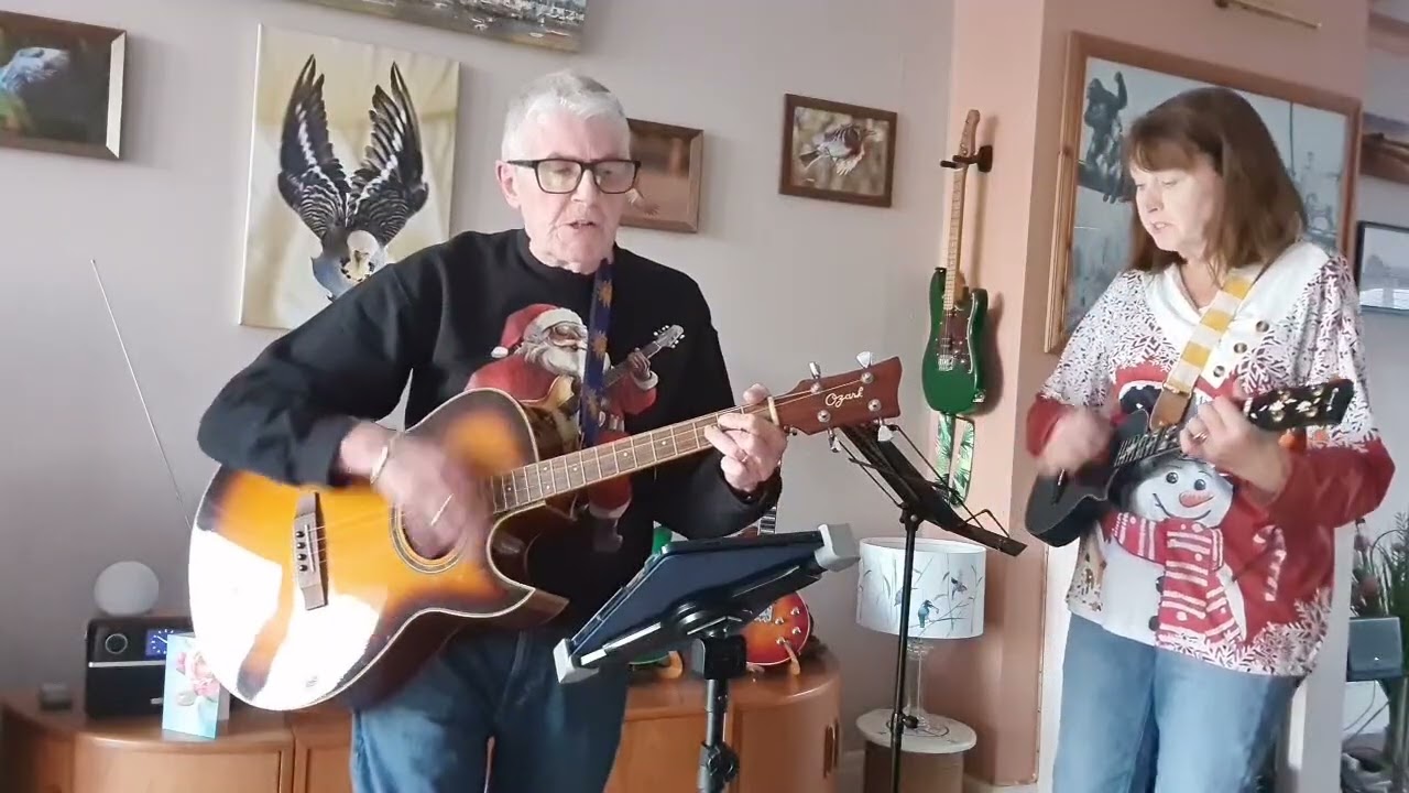 Fairytale of New York - Ozark Tenor Guitar & Enya E6 Tenor Ukulele (Chords & Lyrics in Description)