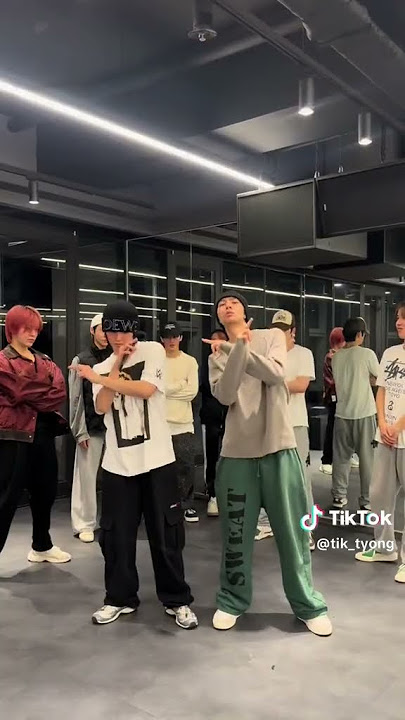 taeyong's tiktok update with ilichil members