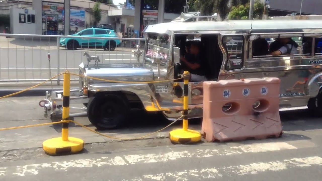 Spotting at SM Fairview Terminal. #notojeepneyphaseout #kajeeptrip
