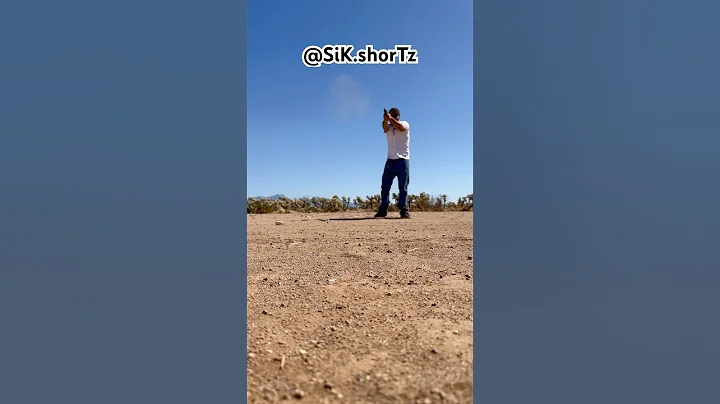 Quick draw Glock 19 #glock #shoot #desert #cool #fun #shorts #sub #trend #fyp #edc #warzone